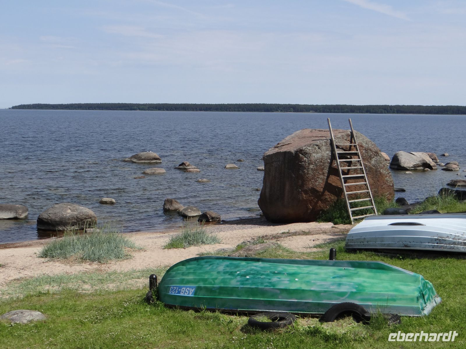 Käsmu, Findling mit Kletterhilfe