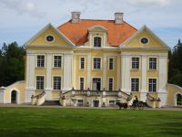 ... mit Herrenhaus derer von der Palen...