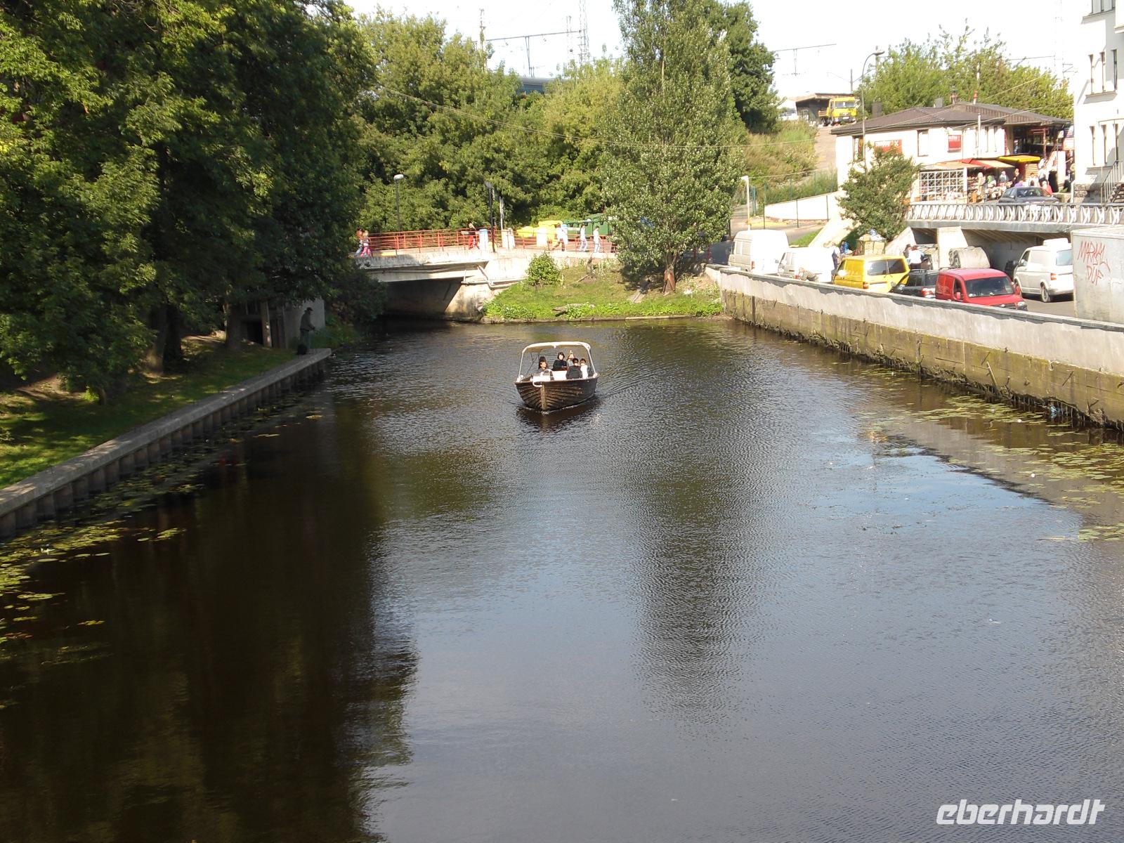 Bot auf einem Fluss in Riga