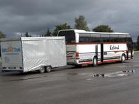 Mitfahrender Reisebus