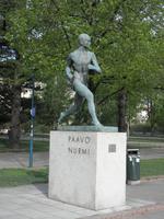 Vor dem Olympiastation von Helsinki