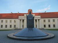 König Lindaugas vor dem Nationalmuseum