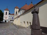 Jesuitenkirche und -gymnasium am Rathausplatz in Kaunas