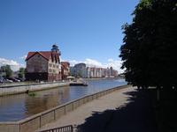 Kaliningrad, Zentrum mit restaurierten Häusern am Pregel