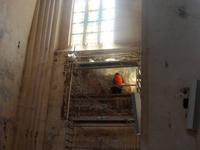 Restaurierung eines Wandbildes in der alten Kirche