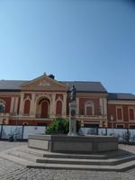 Baltikum Juni 2014 090, Ännchen von Tharaubrunnen und Theater