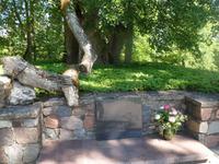 Baltikum Juni 2014 223, Grab der Rose von Tureida