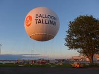 Estland, Tallinn, Ballon am Hafen