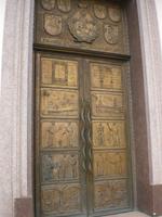 Verzierte Tür an der Universität von Vilnius