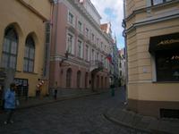 In den Straßen und Gassen der Stadt, hier die Russische Botschaft