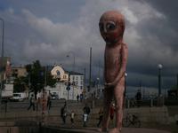 Neuheit im Hafen von Helsinki, ein Männeken Pis auf finnische Art