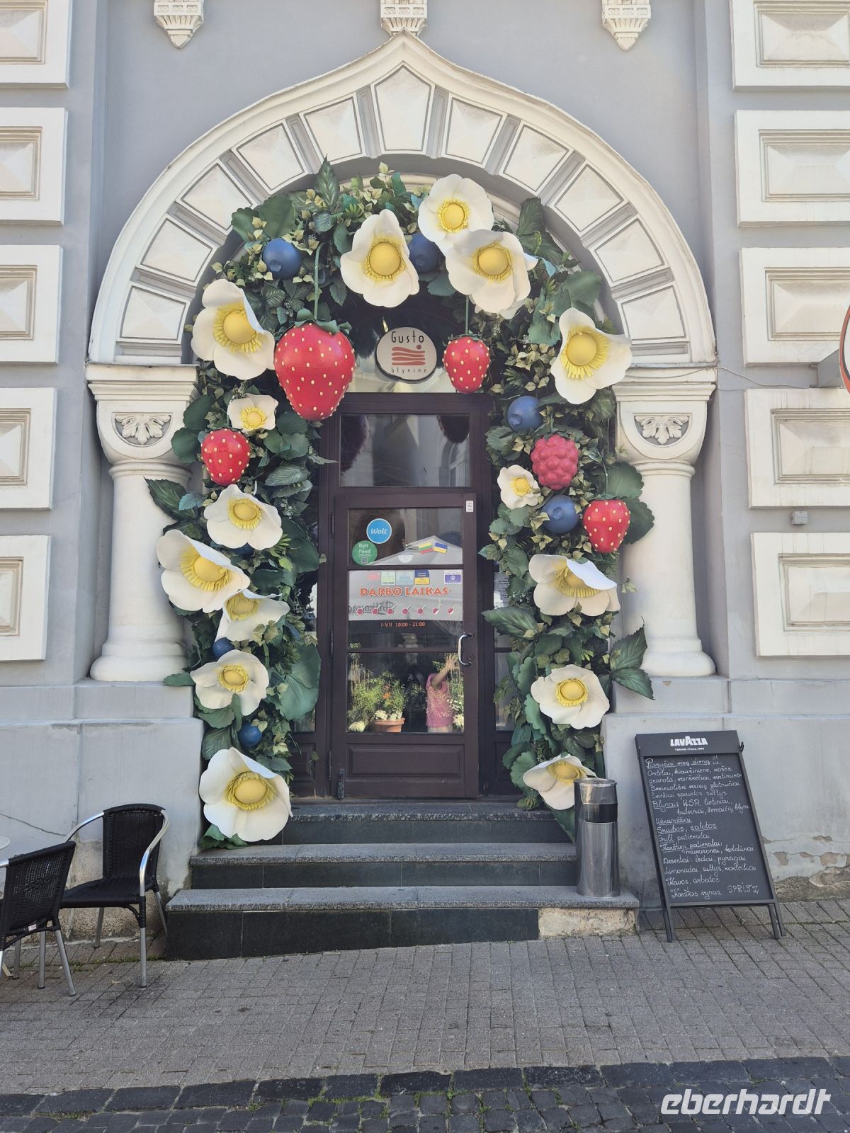 Tag 2 - Vilnius - Eindrücke - überladene Eingänge