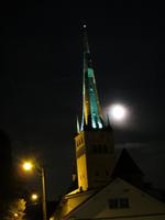 Tallinn, Olafskirche mit Mond