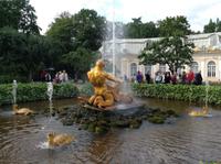 und Springbrunnen