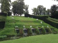 verschiedene Wasserspiele