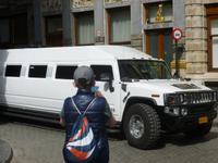 Brüssel, Hochzeitsauto am Markt