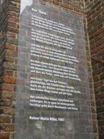 Hl. Nikolauskirche mit Rilke-Gedicht 