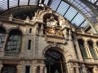 im Antwerpener Bahnhof