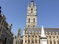 Sint Niklaaskerk, Belfried und Tuchhalle