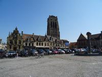 Veurne, Grote Markt mit St-Niklaskirche