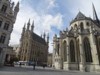 Leuven, Stadthuis und St. Pieterskerk