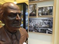 Chocolatier Neuhaus historisch