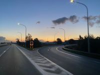 die Straßenlampen sind noch an