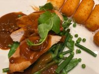 Feines vom Schwein, mit Kroketten!