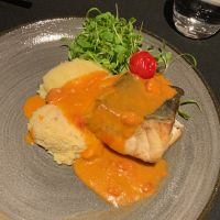 Köhler mit Kartoffelstock und Sauce