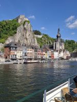 Dinant von der Maas aus