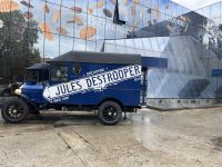 Vor dem Besucherzentrum