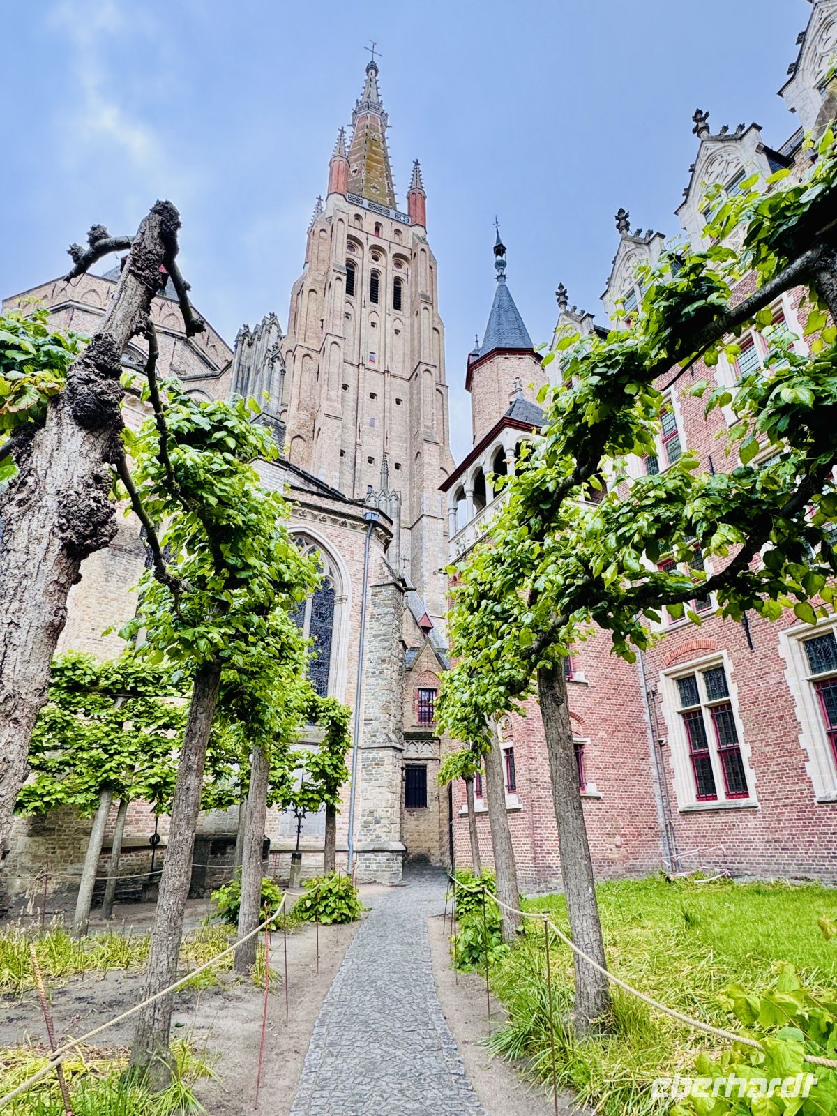 5. Tag - Liebfrauenkirche, Brügge  &ndash; &copy;  (Eberhardt TRAVEL)