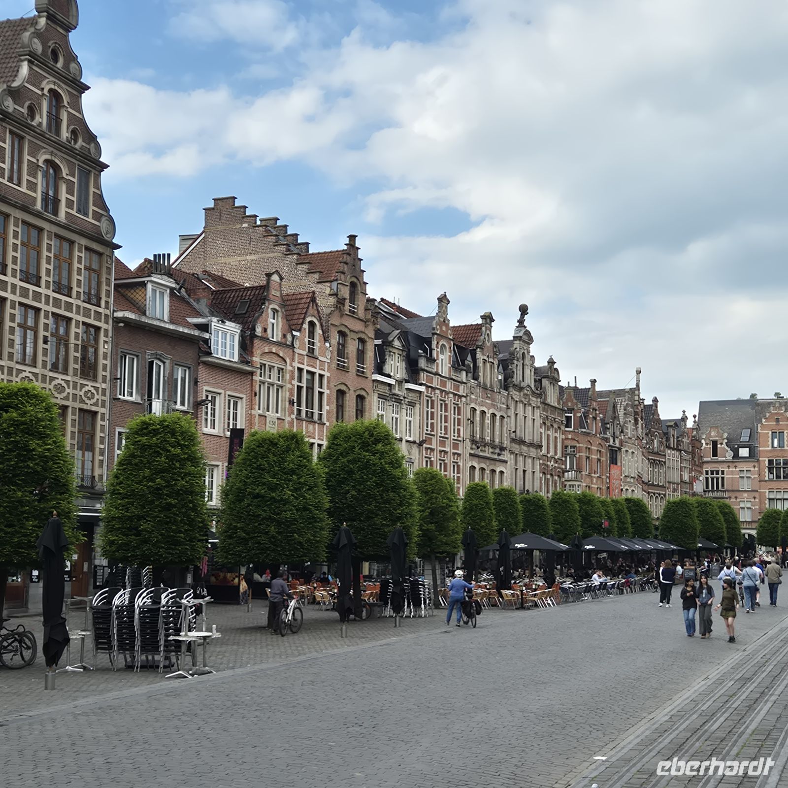 &copy;  (Eberhardt TRAVEL)