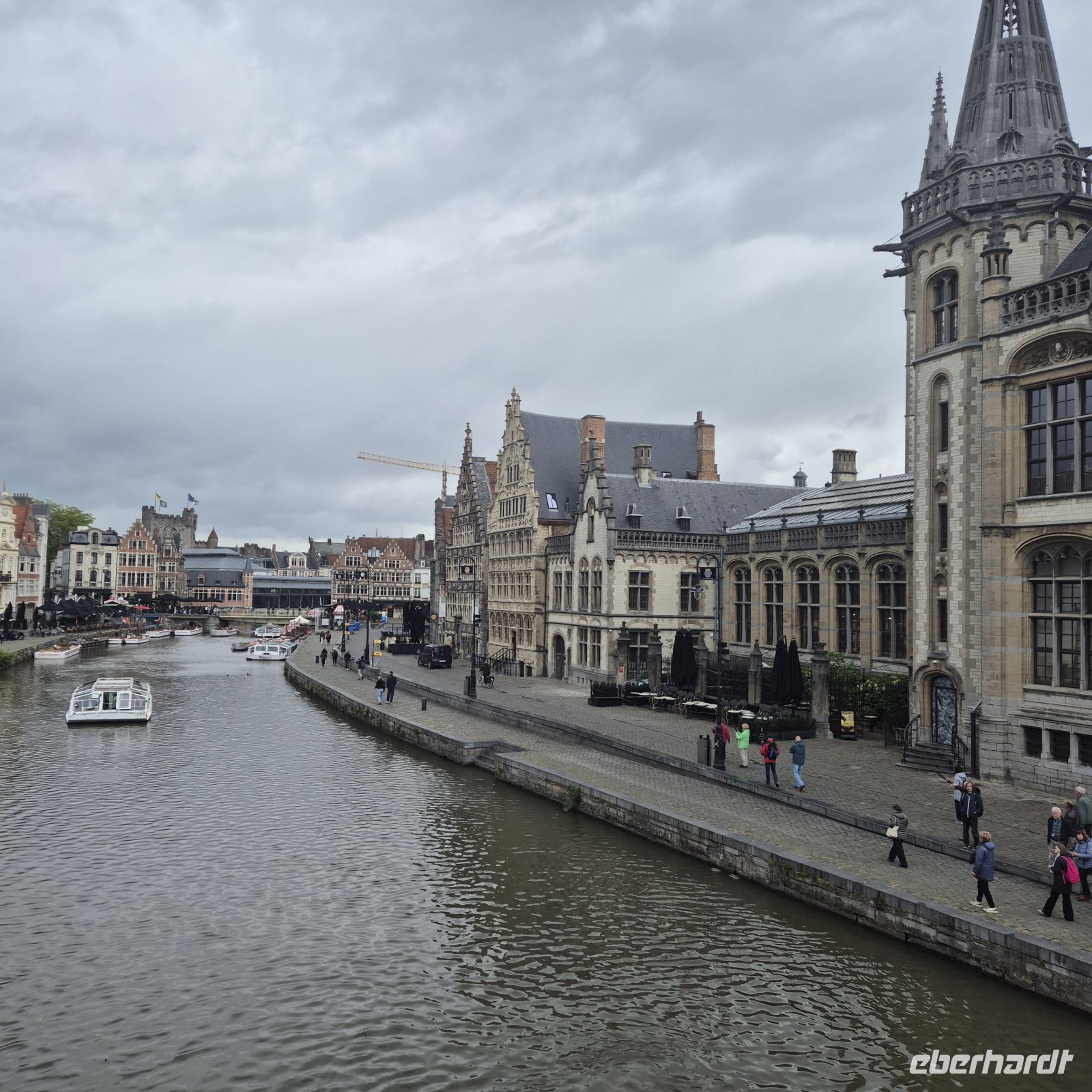 &copy;  (Eberhardt TRAVEL)