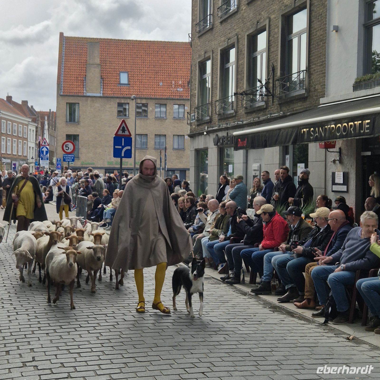 &copy;  (Eberhardt TRAVEL)