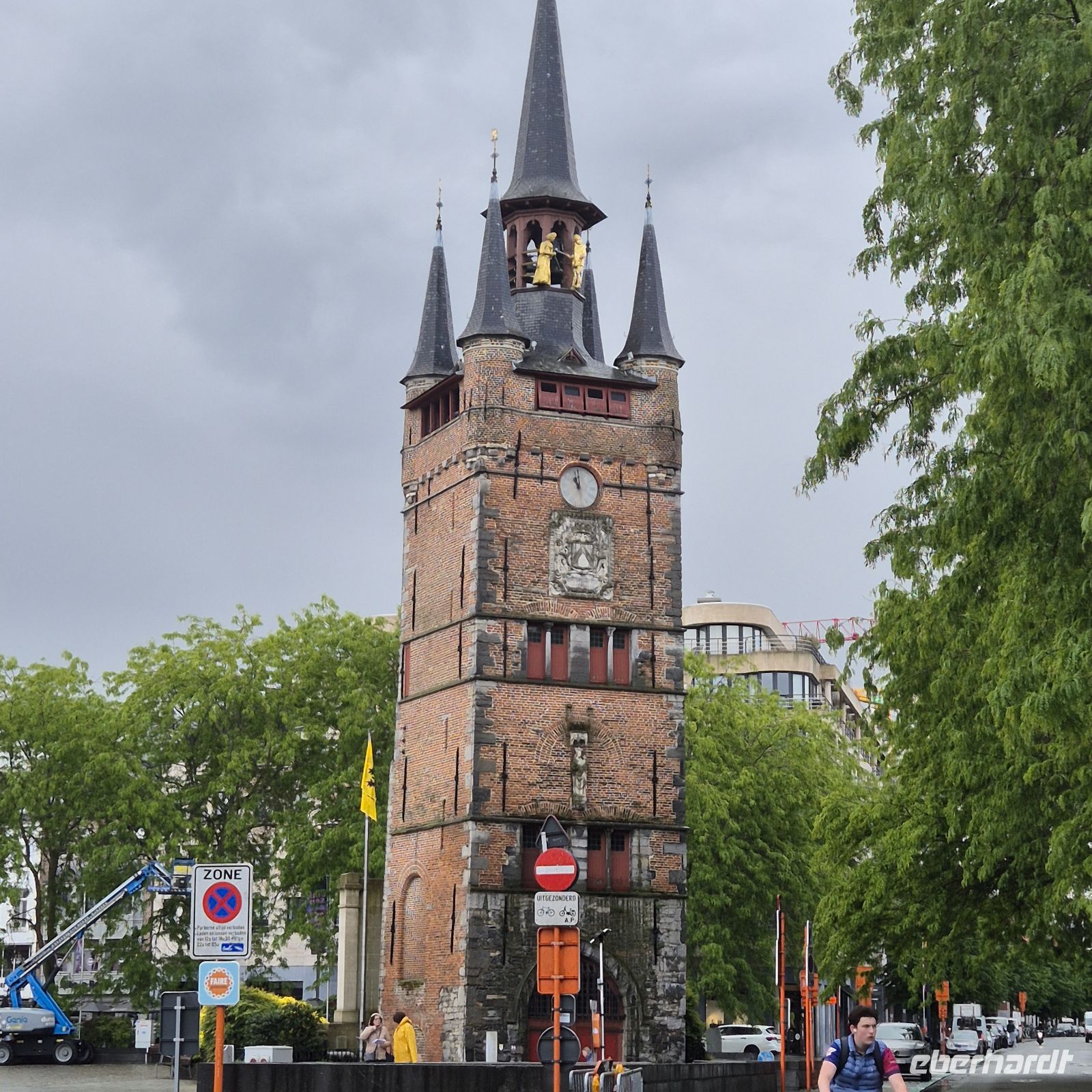 &copy;  (Eberhardt TRAVEL)