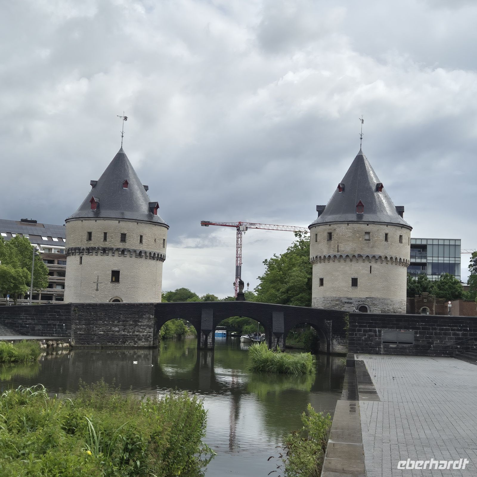 &copy;  (Eberhardt TRAVEL)
