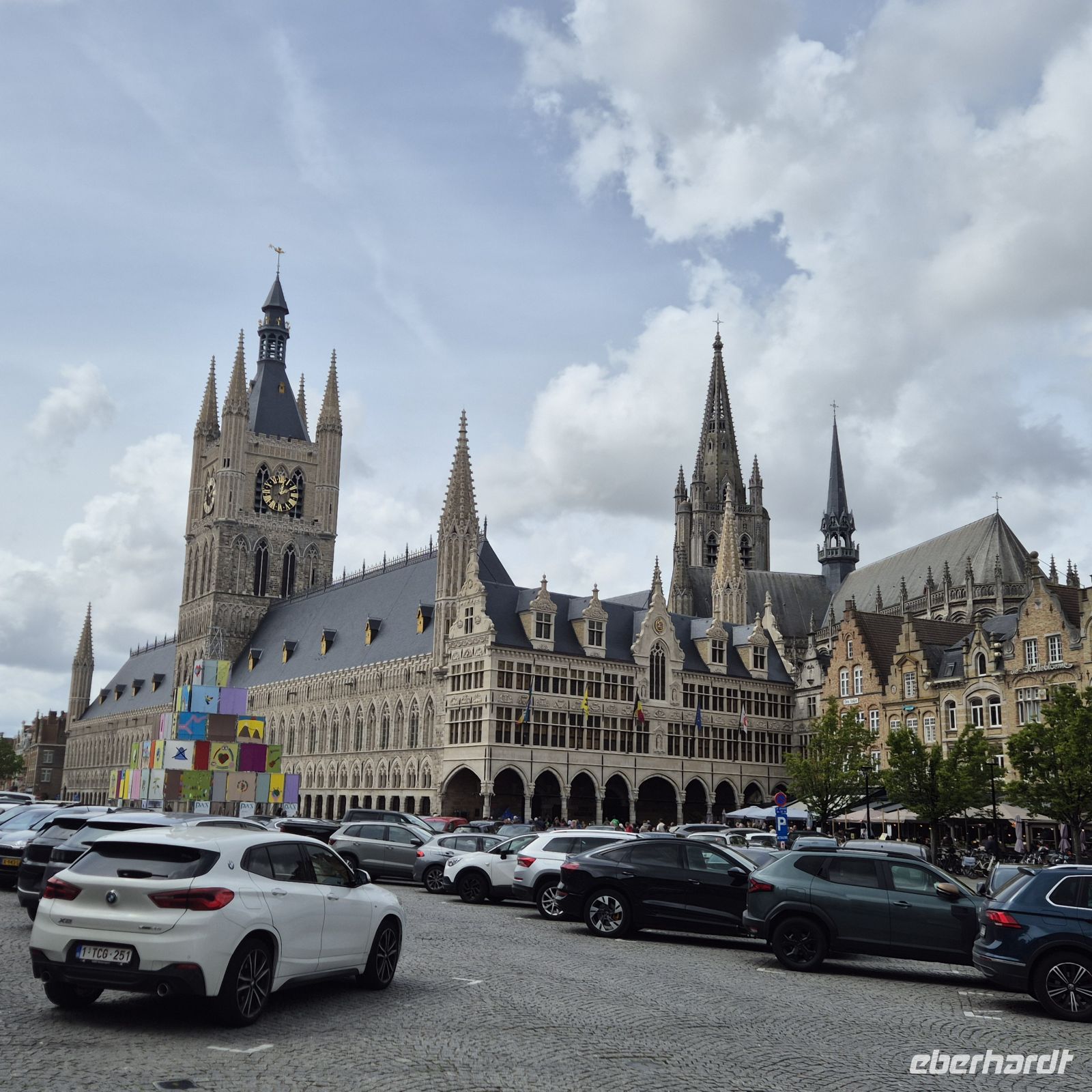 &copy;  (Eberhardt TRAVEL)