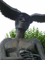 Skulpturen der Planeten (Jupiter) am Planetarium