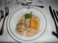 Blätterteigtasche mit Schnecken und Morcheln