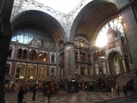 Im Antwerpener Bahnhof