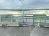 Reparatur am Rhein