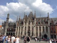 vor dem Rathaus