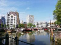 Rotterdam, im Hintergrund das Witte Hus, erste Hochhaus in Europa
