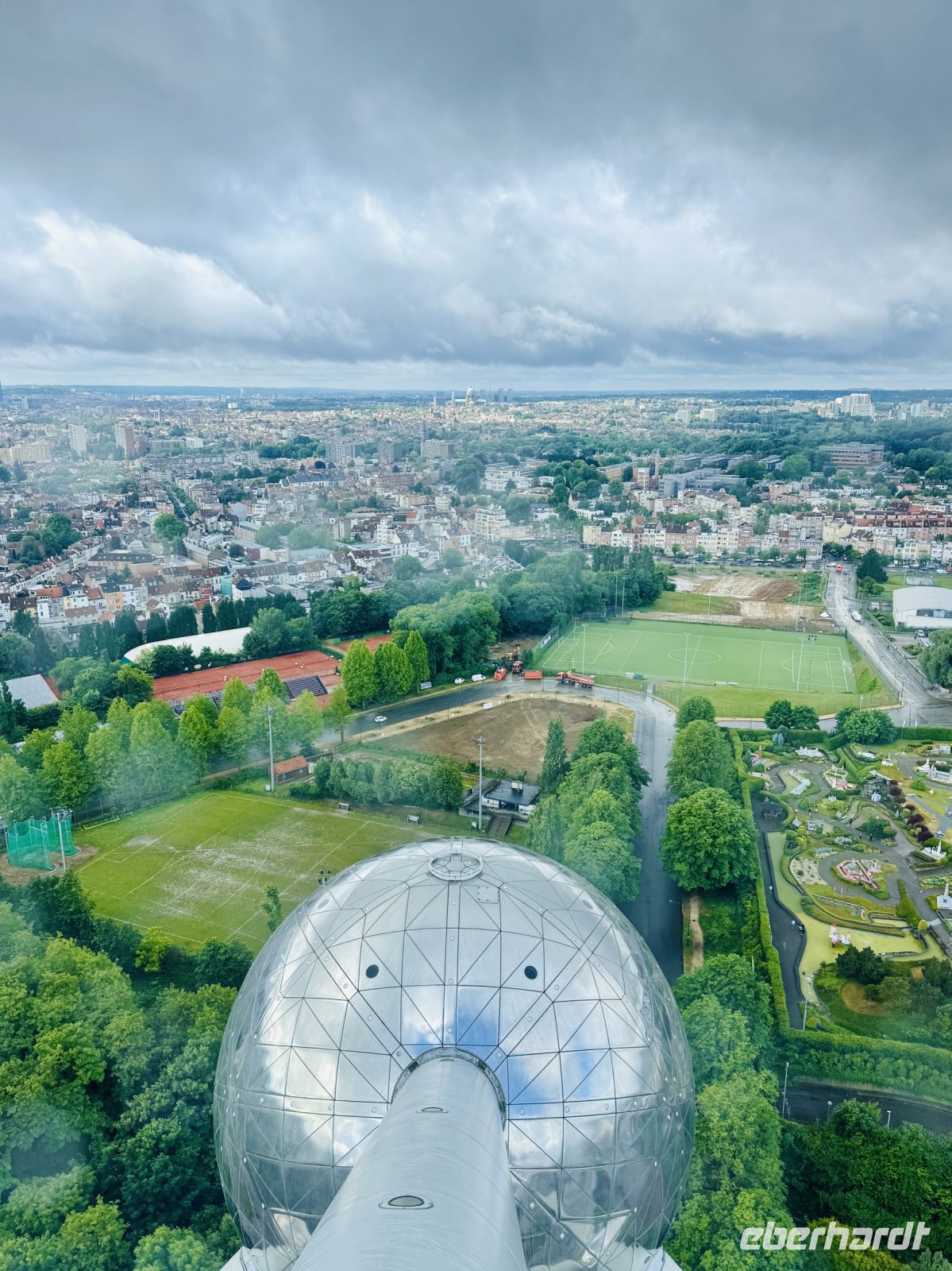 Tag 7 - Ausblick vom Atomium auf Brüssel