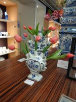 Tulpenvase, Keramik-Manufaktur Royal Delft, Niederlande &ndash; &copy; Saskia Pinnow (Eberhardt TRAVEL)