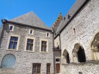 Innenhof, Burg Vianden, Luxemburg &ndash; &copy; Saskia Pinnow (Eberhardt TRAVEL)