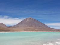 Laguna Verde mit Vulkan Licancabur in Bolivien (1)