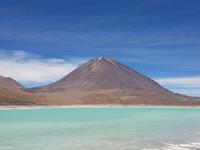 Laguna Verde mit Vulkan Licancabur in Bolivien (3)