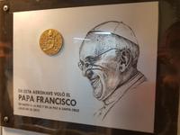 Wir fliegen mit der selben Maschine wie Papst Franziskus bei seinem Besuch in Bolivien